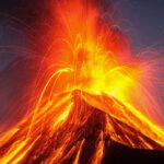 Strombolianische Eruption am Vulkan Fuego. © Thomas Spinner